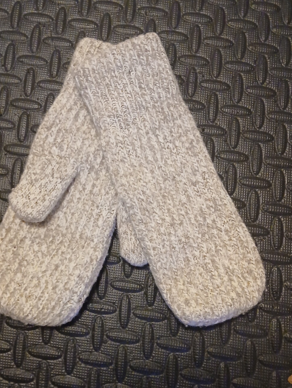Unisex Grey Long Thick Knit Mittens